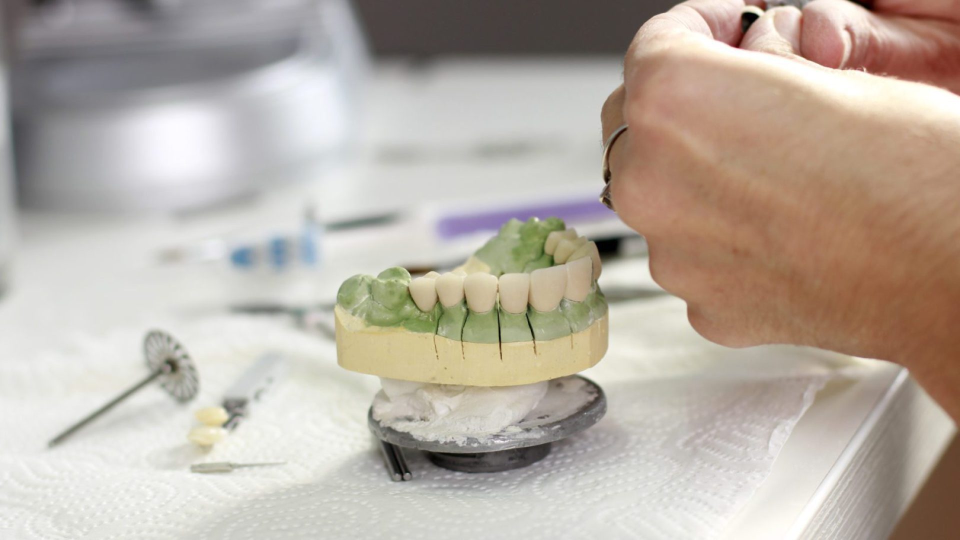 shutterstock_161236937 (2) Prothesiste dentaire